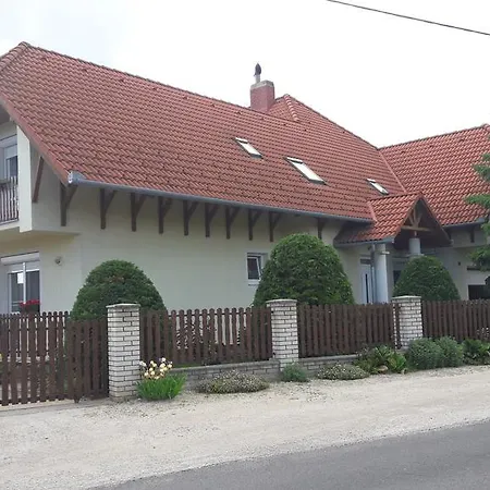 Szaloky Apartmanhaz