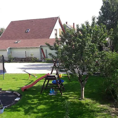 Szaloky Apartmanhaz *