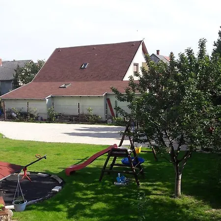 Szaloky Apartmanhaz Gyenesdiás