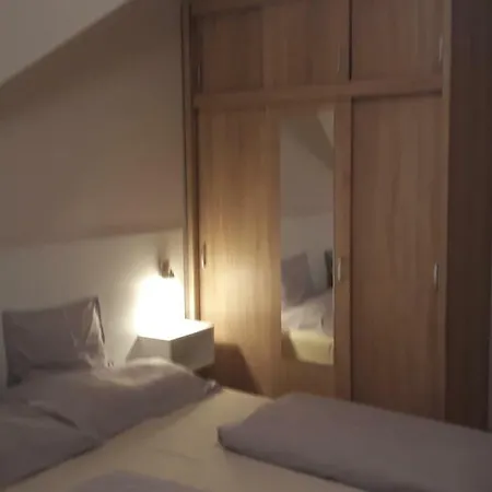 Szaloky Apartmanhaz *