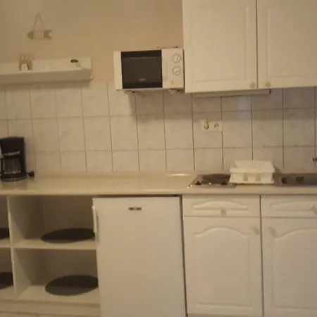 아파트 Szaloky Apartmanhaz 기에네스디아스