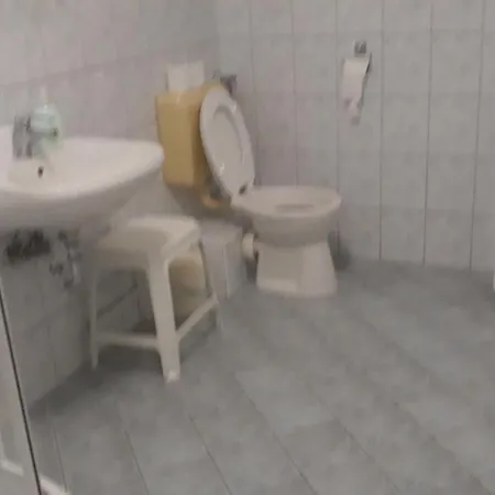 Szaloky Apartmanhaz 아파트 기에네스디아스