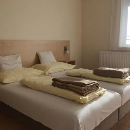 Szaloky Apartmanhaz Apartment *