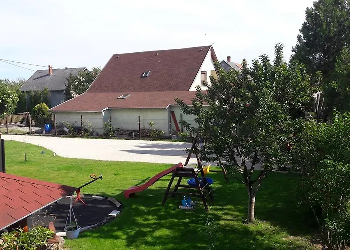 Szaloky Apartmanhaz Gyenesdias