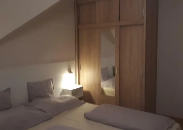 Szaloky Apartmanhaz *