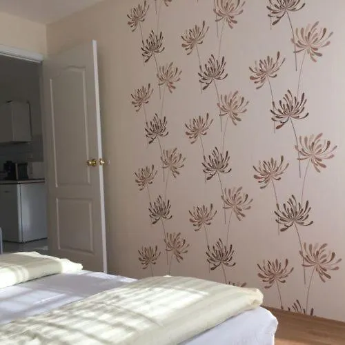 Szaloky Apartmanhaz Gyenesdiás